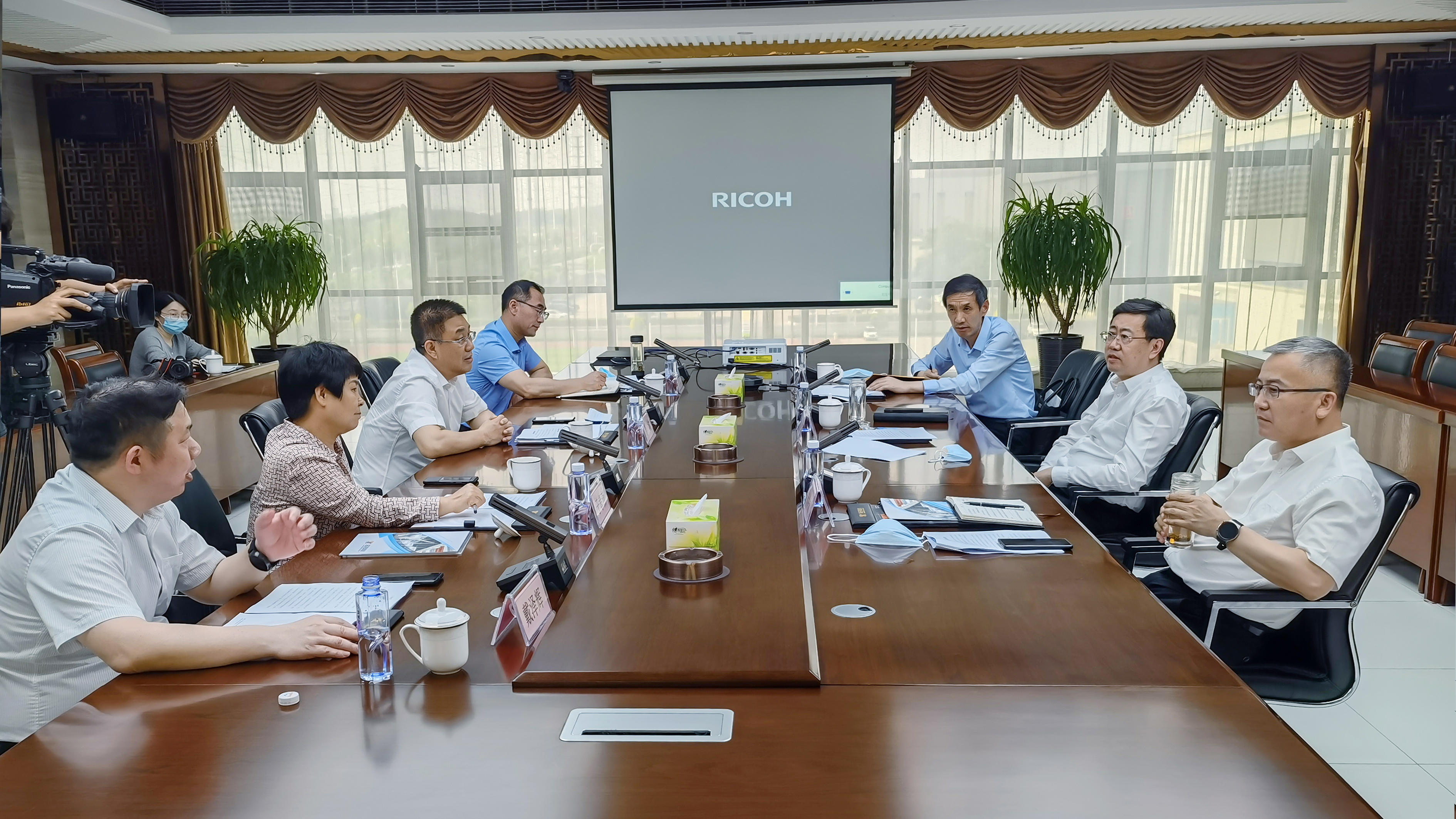 临沂市委副书记、市长侯晓滨一行莅临山东宏旺调研